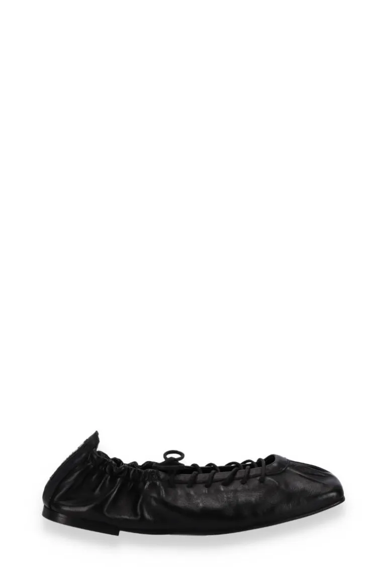 Flats<CULT MIA AURELINE LEATHER BALLET FLATS IN BLACK