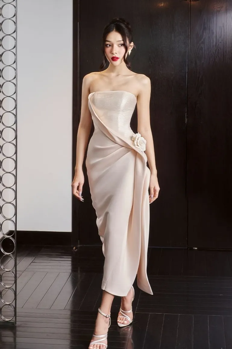 Dresses | Midi Dresses<CULT MIA STRAPLESS MIDI DRESS WITH FABRIC FLOWERS Beige
