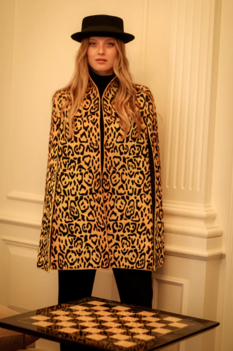 Jackets<CULT MIA BIANCA LEOPARD-PRINT CAPE