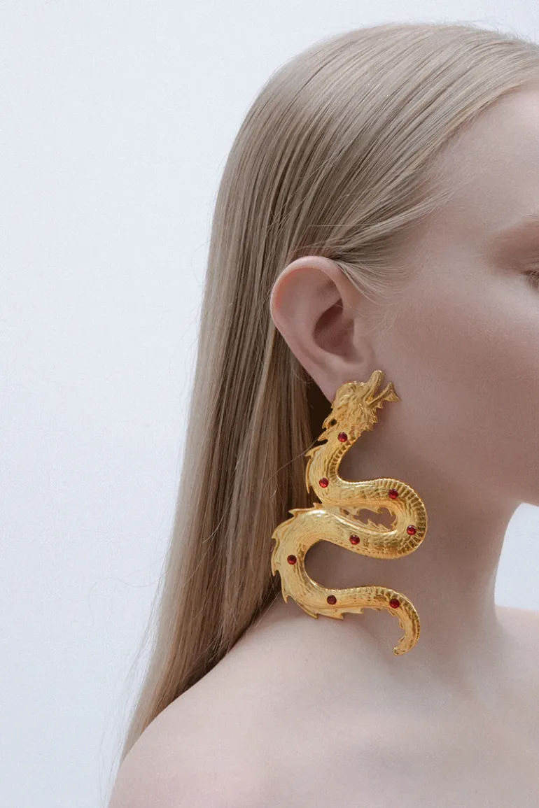 Earrings<CULT MIA BIG DRAGON EARRINGS WITH RED CRYSTAL STONES Gold