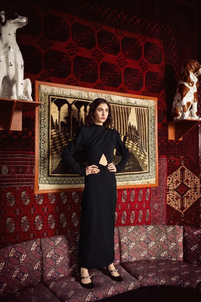 Dresses<CULT MIA CROSS OVER CUT-OUT MIDI DRESS Black