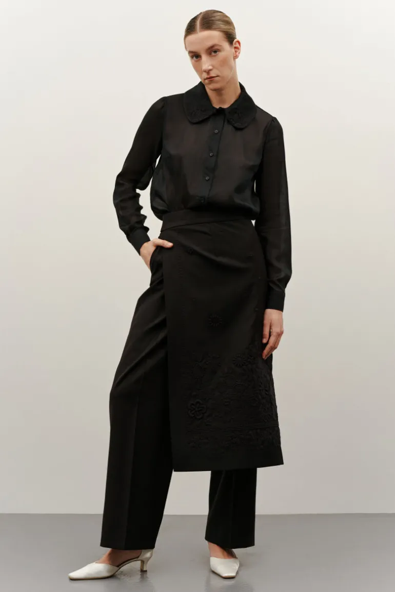 Skirts<CULT MIA EMBROIDERED PLAKHTA MIDI SKIRT Black