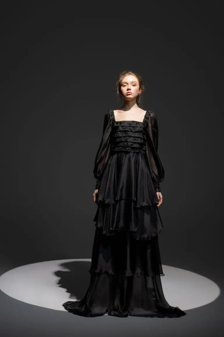 Dresses<CULT MIA GAZELLE SHINY SILK LAYERED MAXI DRESS Black