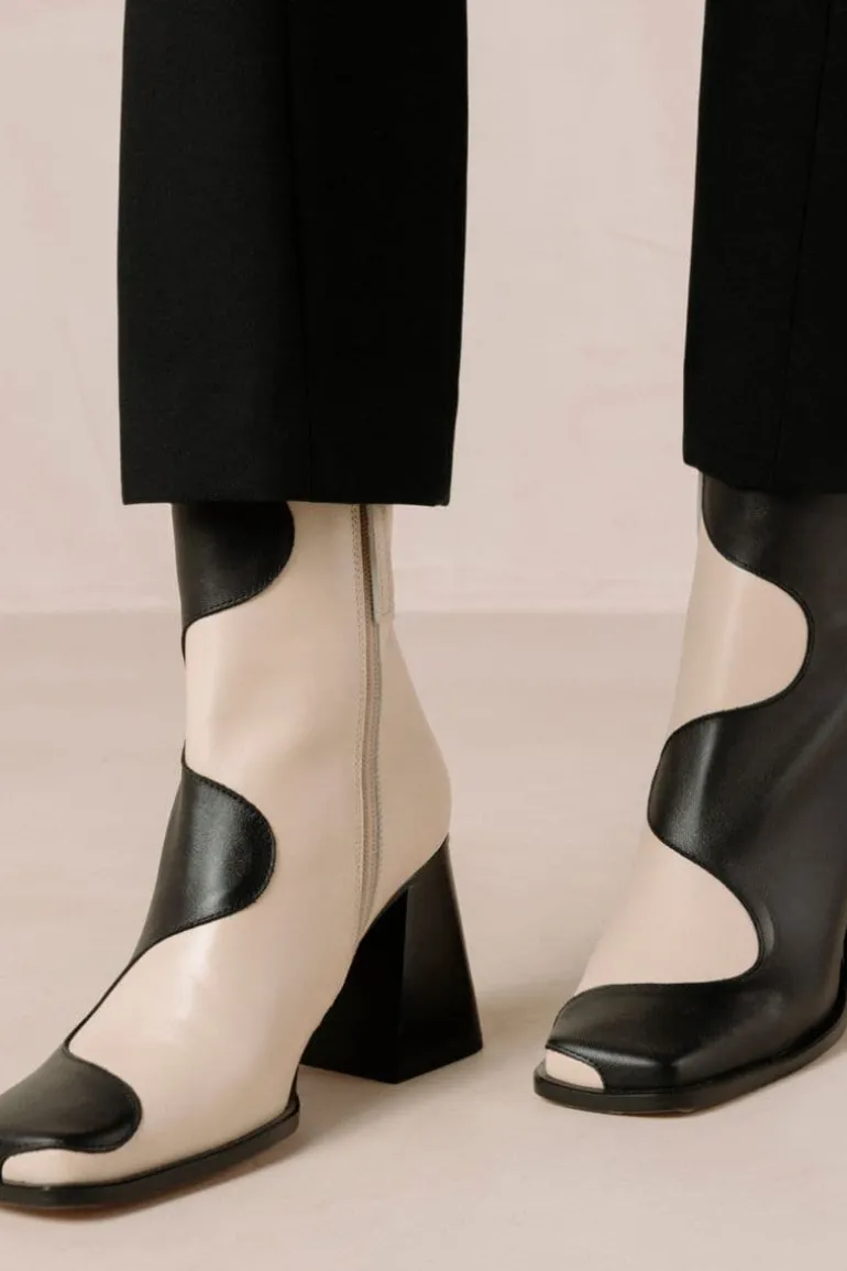 Boots<CULT MIA BLAIR BICOLOR BLACK CREAM ANKLE BOOTS