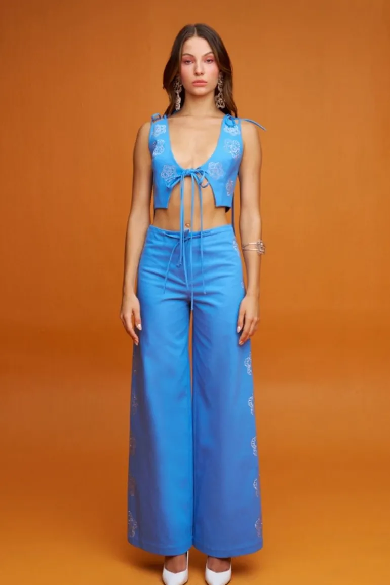 Tops<CULT MIA CHRYSANTHEMUM PRINT VEST Blue