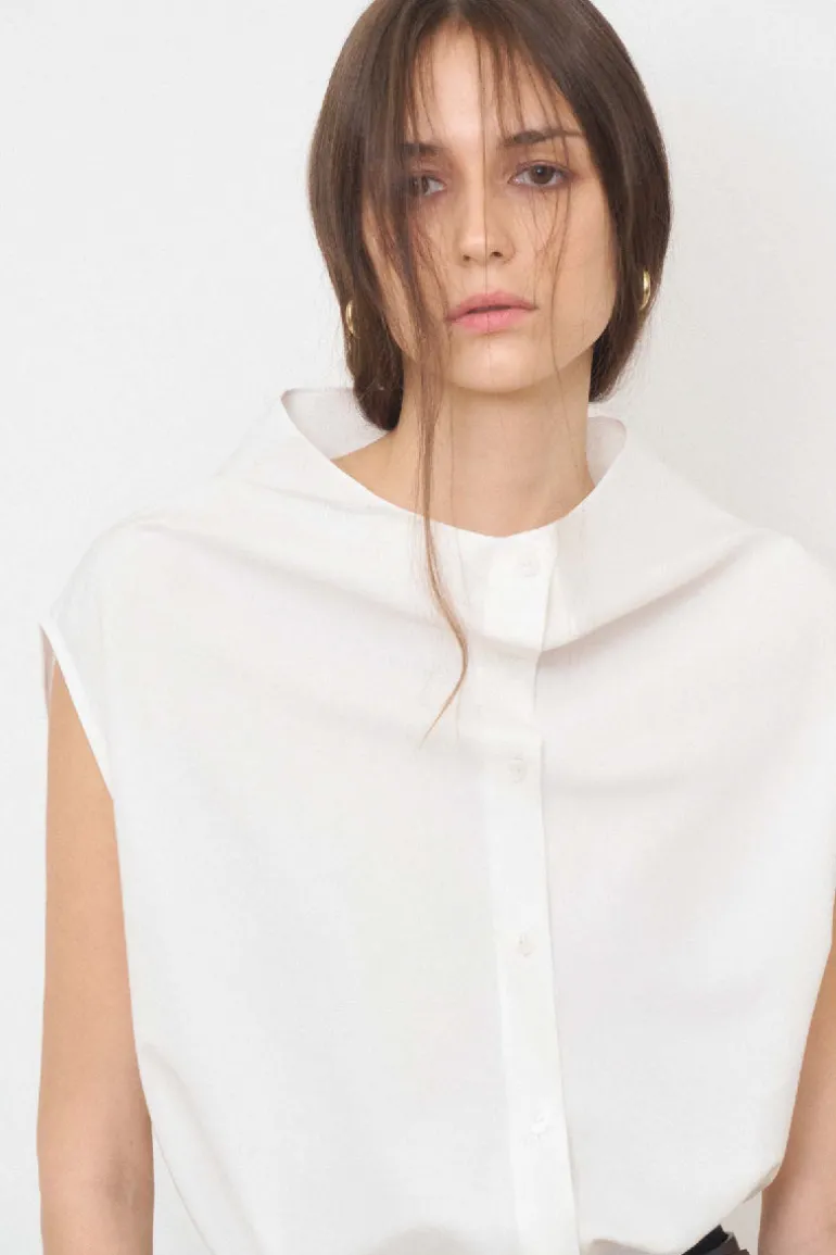 Tops<CULT MIA COLLARLESS SHIRTS White