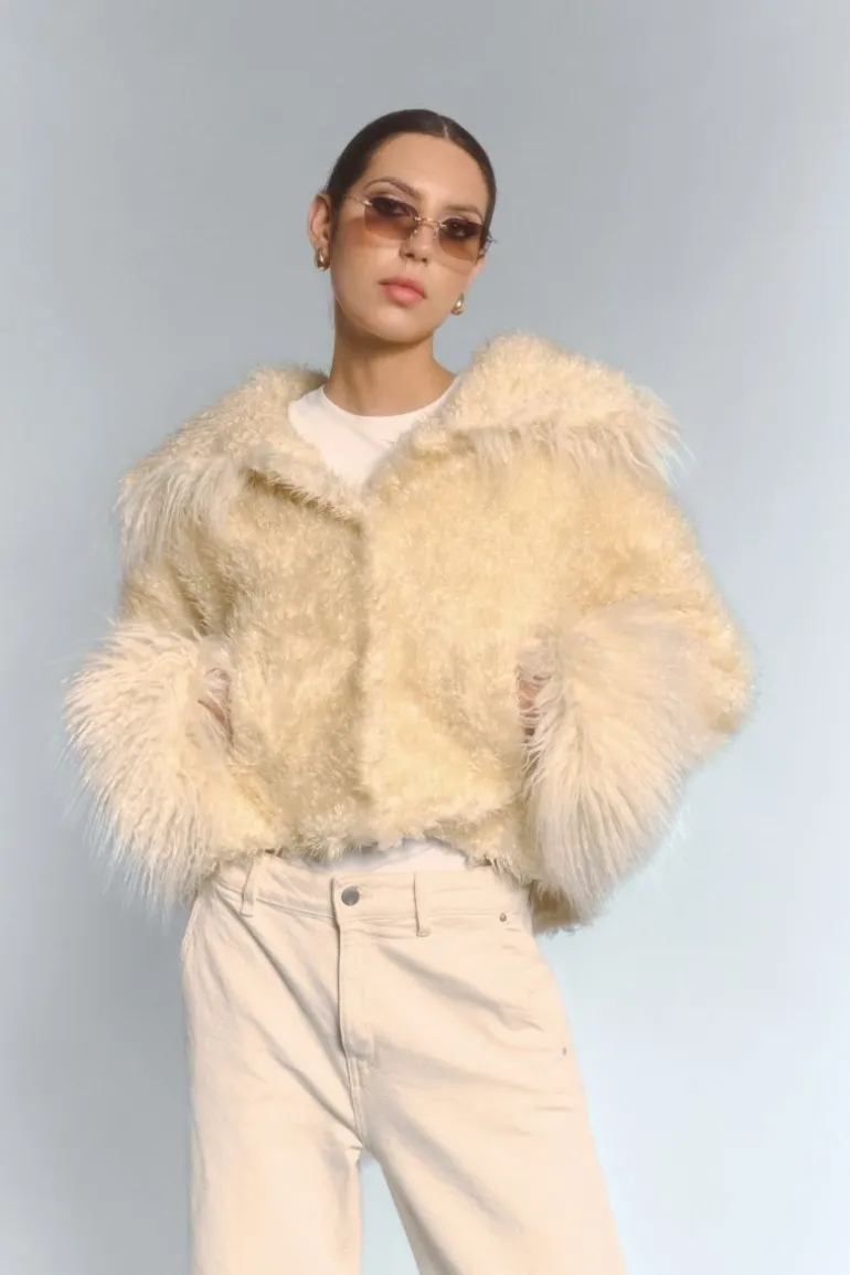 Jackets<CULT MIA CROPPED FAUX FUR JACKET WITH TURN-UP CUFFS IN ECRU Cream