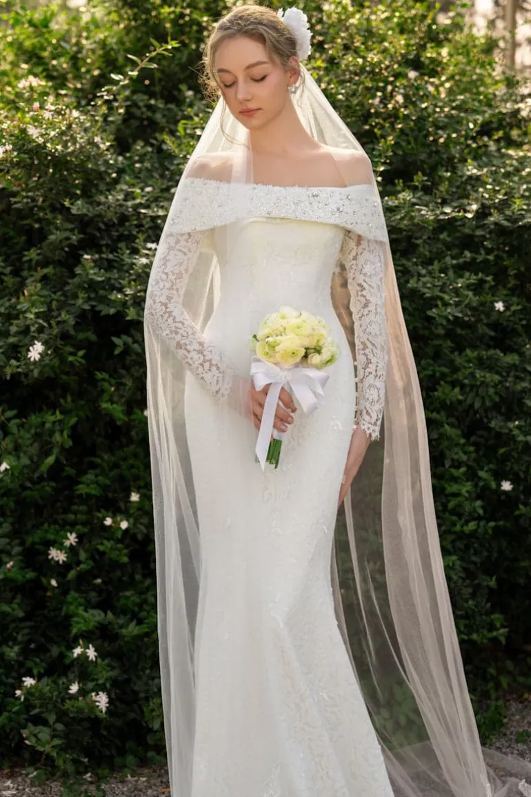 Dresses | Gowns<CULT MIA X 21SIX ANASTASIA FLORAL LACE CRYSTAL GOWN White