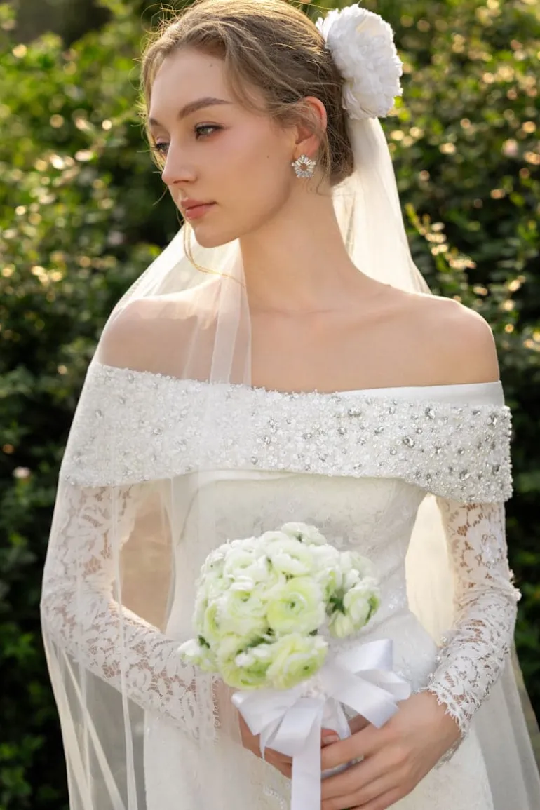 Dresses | Gowns<CULT MIA X 21SIX ANASTASIA FLORAL LACE CRYSTAL GOWN White