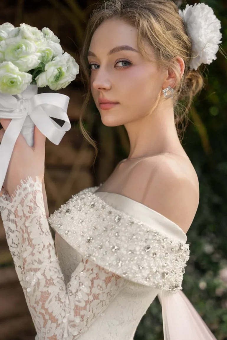 Dresses | Gowns<CULT MIA X 21SIX ANASTASIA FLORAL LACE CRYSTAL GOWN White