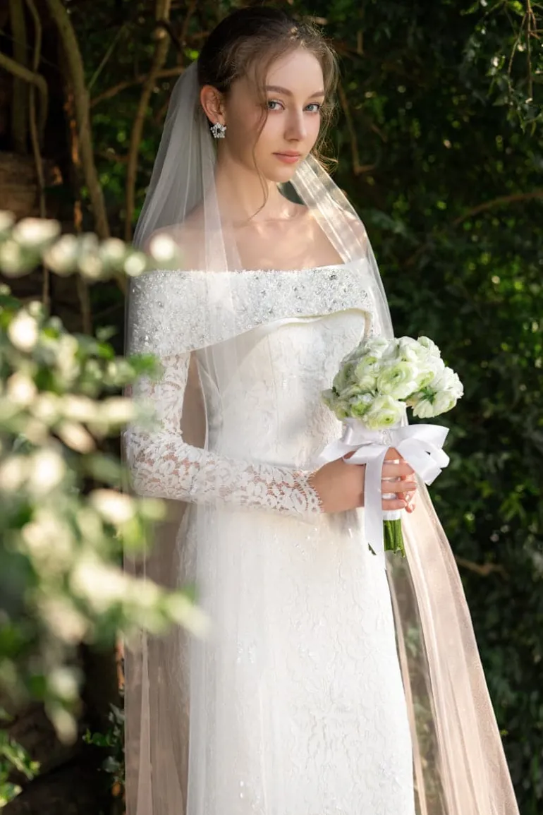 Dresses | Gowns<CULT MIA X 21SIX ANASTASIA FLORAL LACE CRYSTAL GOWN White