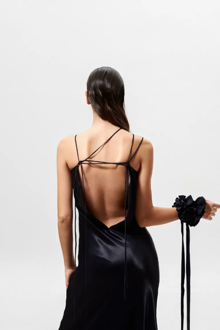 Dresses<CULT MIA CUT-OUT BACK MAXI DRESS Black