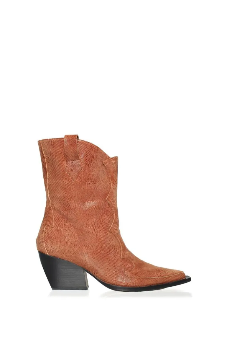 Boots<CULT MIA DALLAS COWBOY BOOTS IN Brown