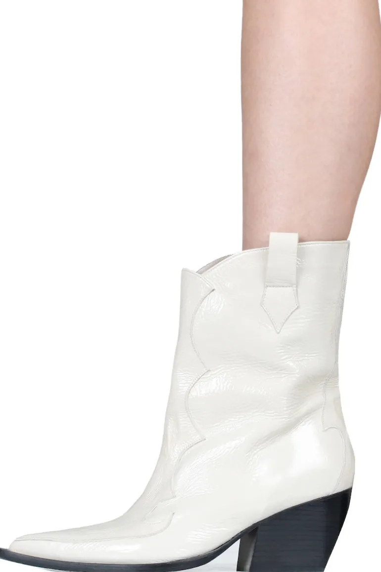 Boots<CULT MIA DALLAS COWBOY BOOTS IN OFF WHITE Cream & Off White