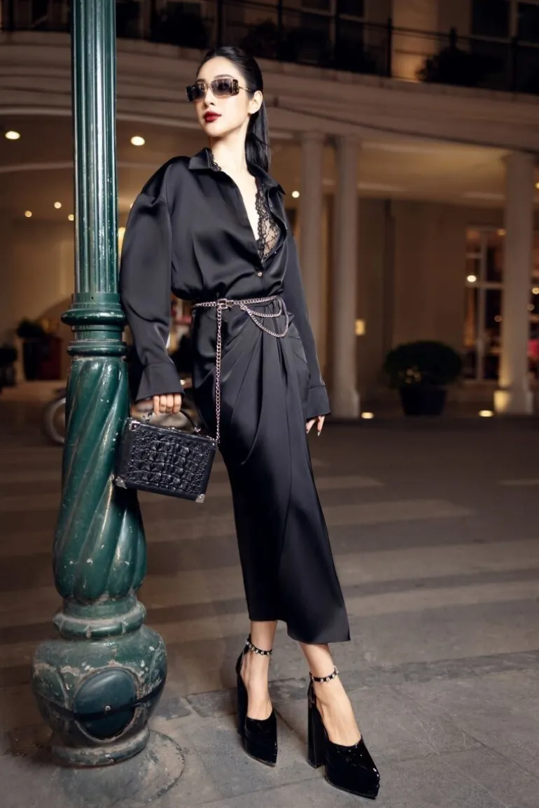 Dresses | Midi Dresses<CULT MIA EIRA SILK SATIN PLEATED MIDI DRESS Black