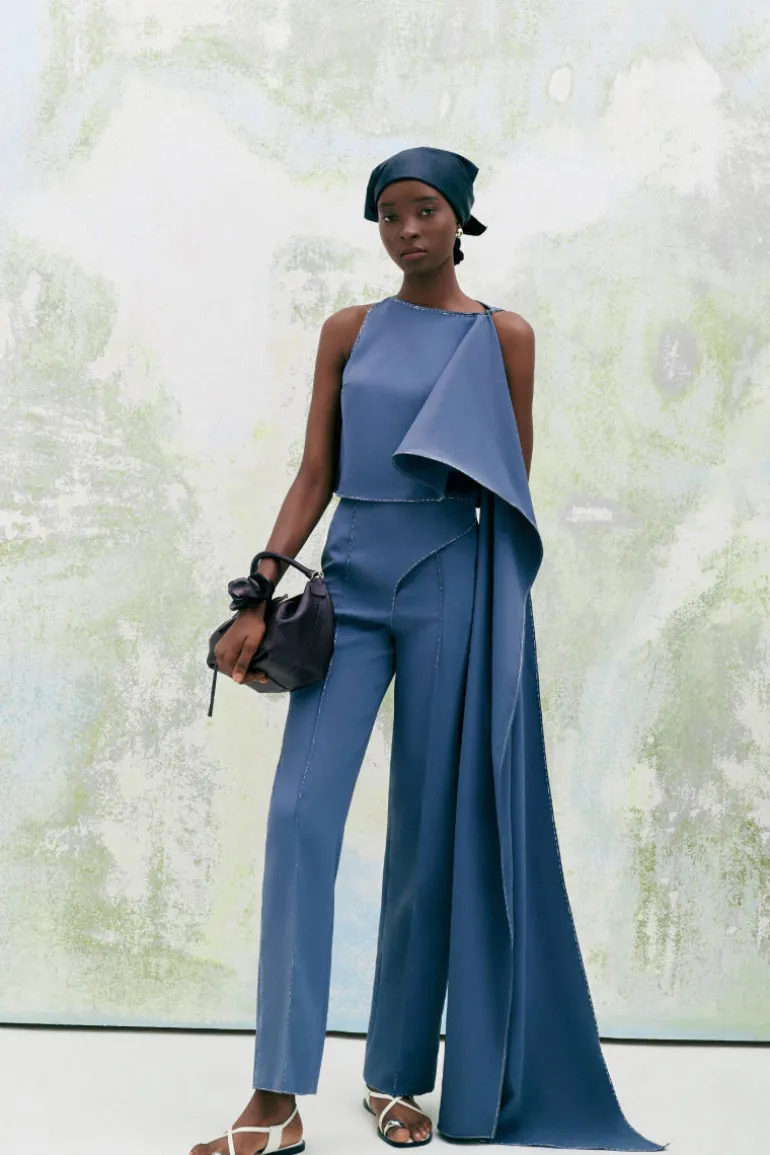 Tops<CULT MIA ELONGATED CROPPED EXTENDED FLAP CREPE TOP Blue