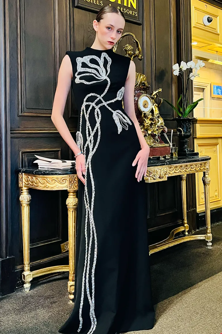 Dresses | Gowns<CULT MIA FLARED CAPE SLEEVES STRAIGHT MIDI DRESS Black