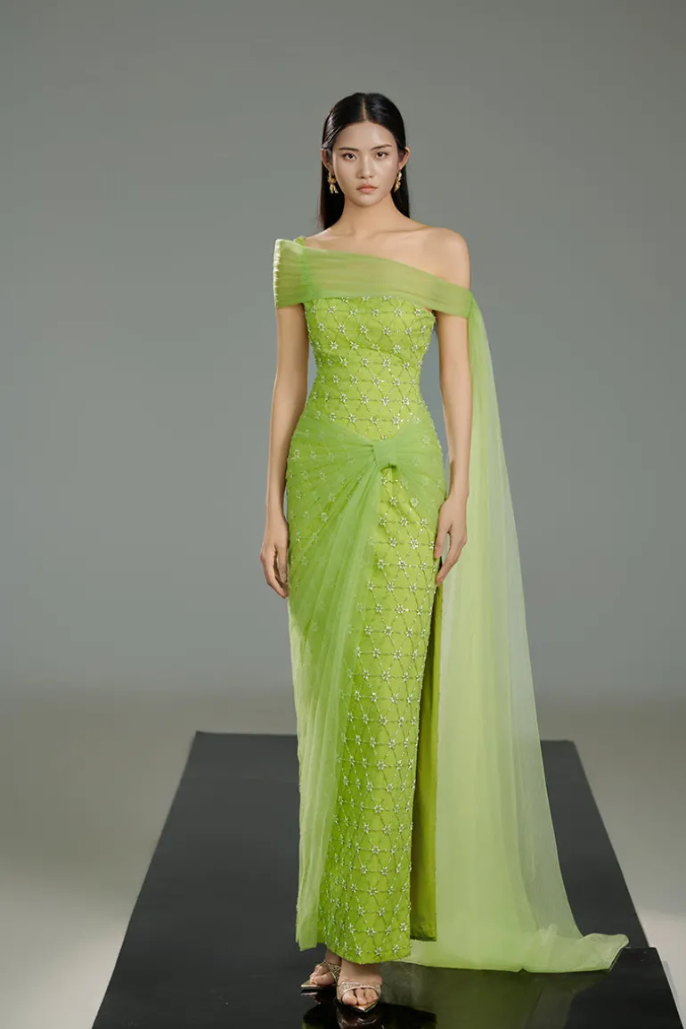 Dresses<CULT MIA CRYSTAL MAXI DRESS IN GREEN Light Green