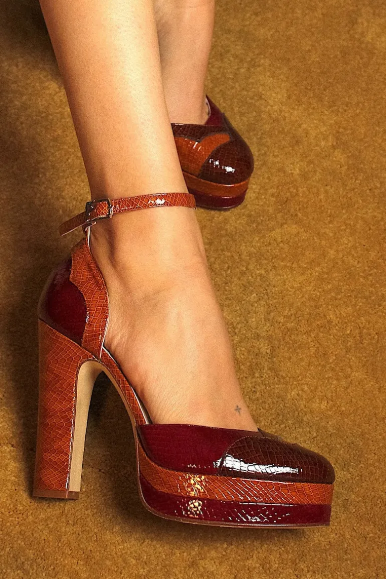 Heels<CULT MIA LILY PLATFORM BLOCK HEEL IN BROOKLYN RED AND BROWN Brown & Red