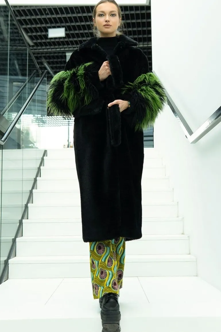 Coats<CULT MIA LONG BLACK AND GREEN FAUX FUR COAT WITH FLUFFY SLEEVES Black/Green