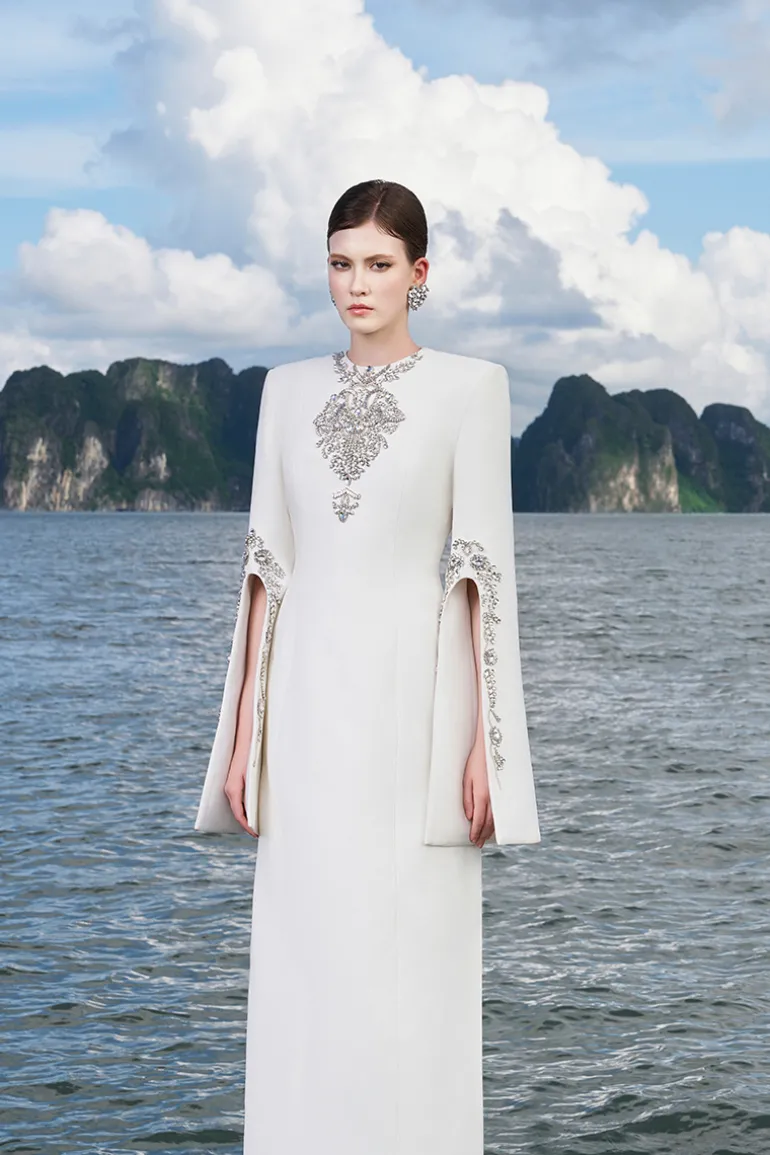 Dresses<CULT MIA LONG SLEEVE SLIT ROUND NECK DRESS White
