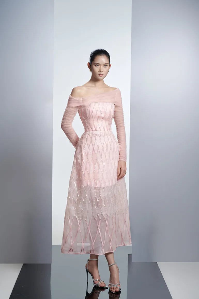 Dresses<CULT MIA OFF SHOULDER ORGANZA MIDI DRESS IN Pink