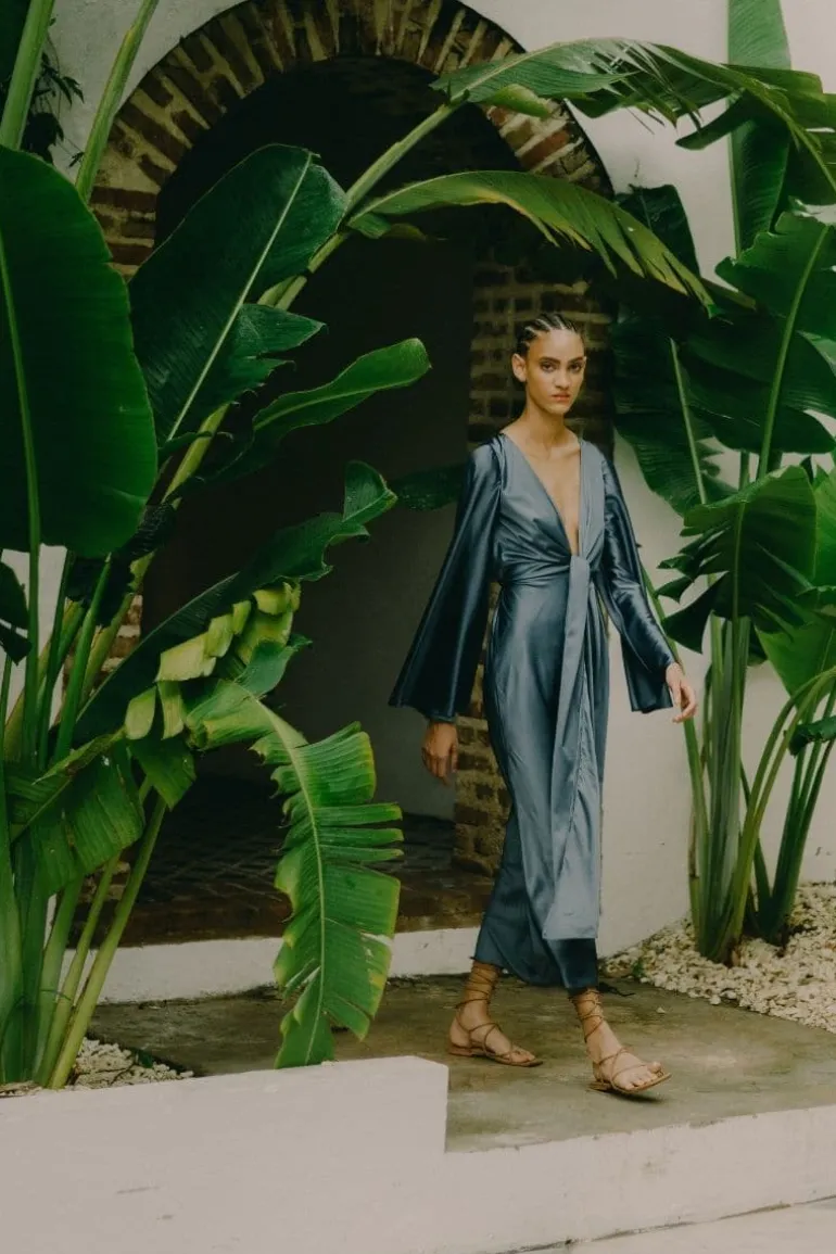 Dresses<CULT MIA PAMELA LONG SLEEVE KNOT MAXI DRESS Navy