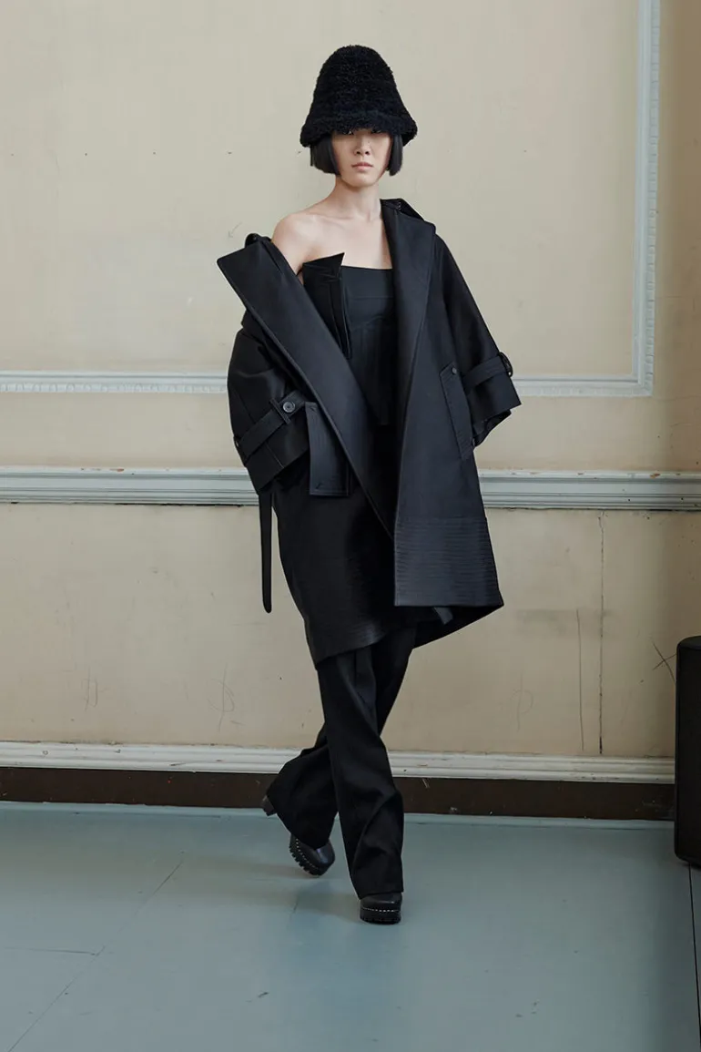Coats<CULT MIA PARK LANE OVERSIZED COAT IN Black