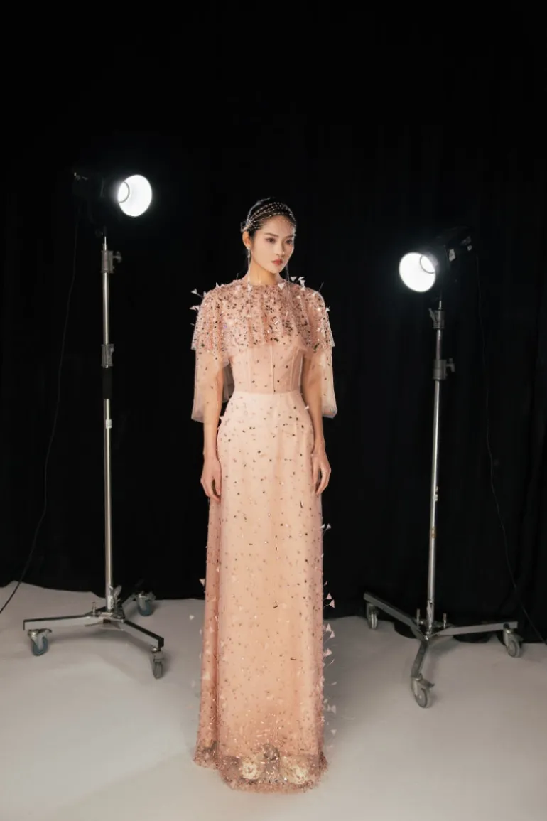 Dresses | Gowns<CULT MIA CRYSTAL EMBELLISHED MESH MAXI DRESS Pink