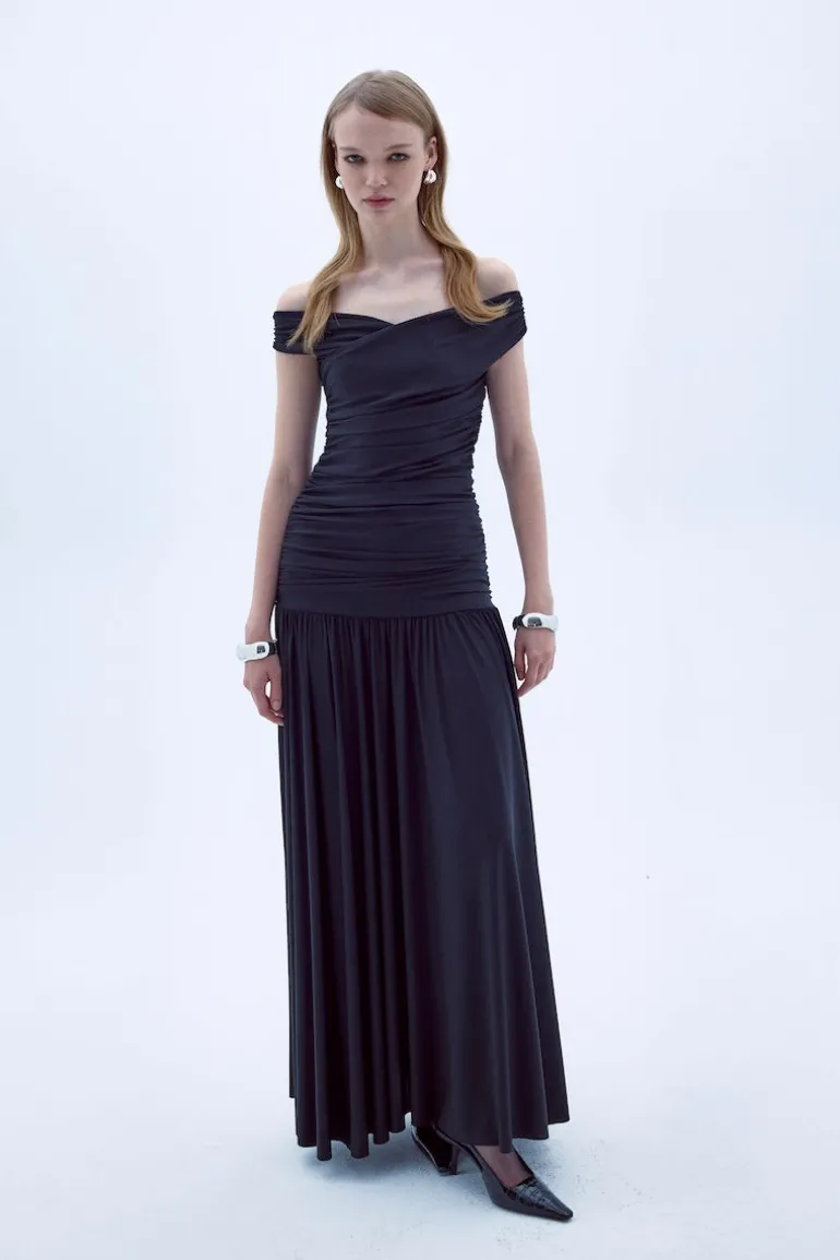 Dresses<CULT MIA PURLEY JERSEY LONG DRESS IN Black