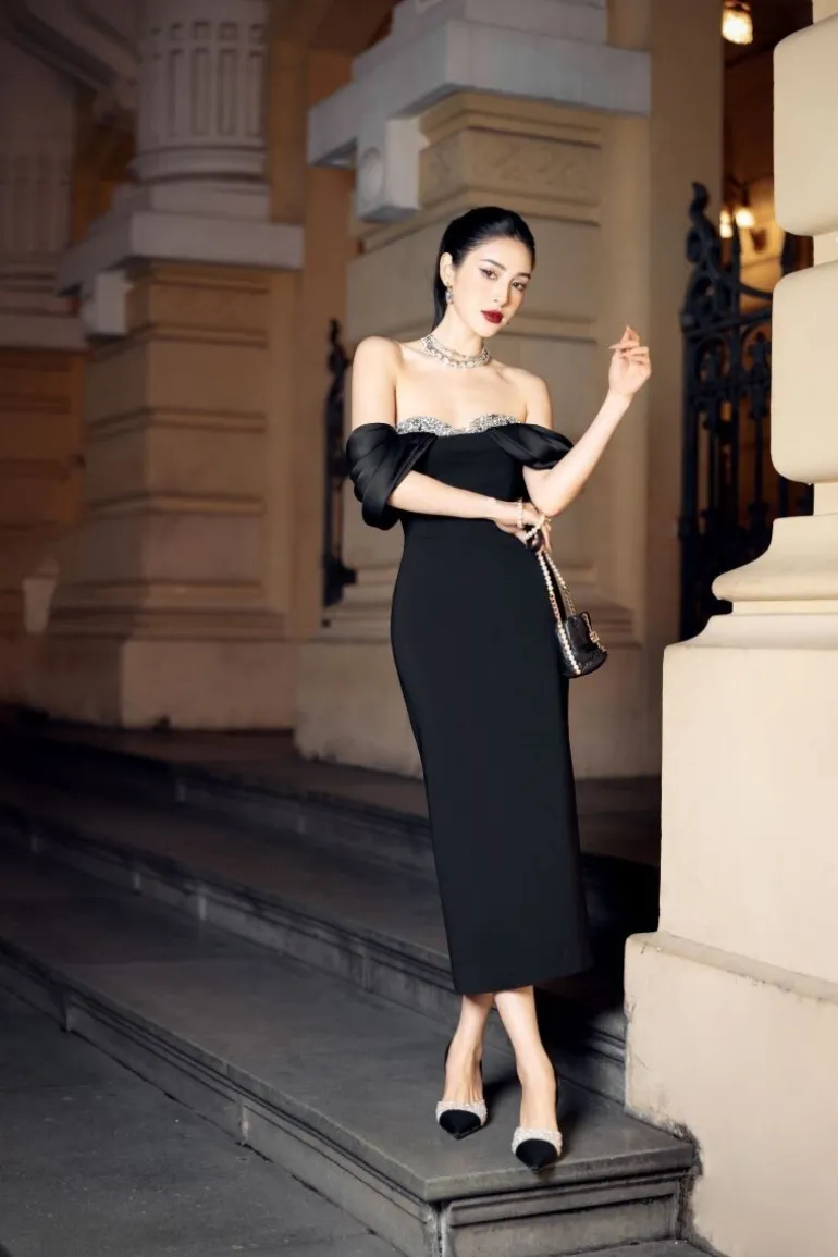 Dresses | Midi Dresses<CULT MIA RACHEL TEXTURE BODYCON MIDI DRESS Black