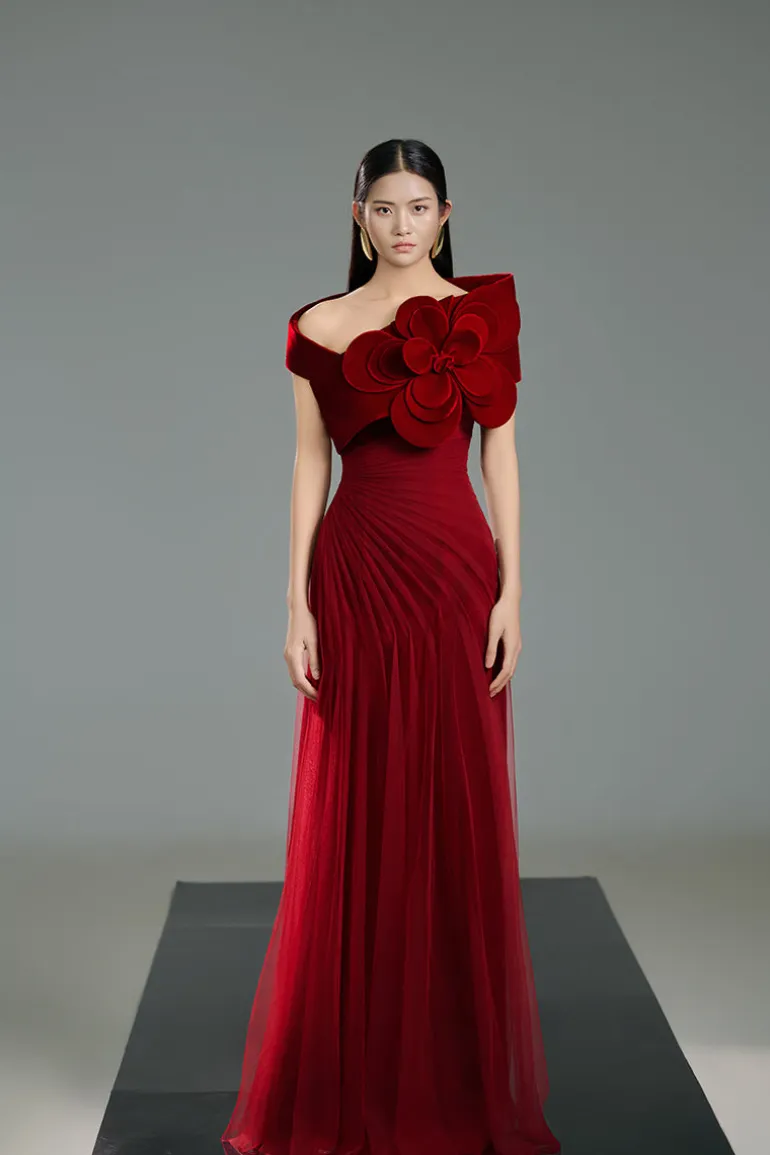 Dresses<CULT MIA ROSE ONE-SHOULDER MAXI DRESS IN Red