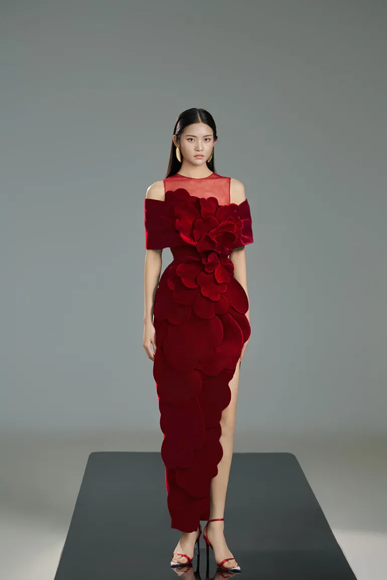 Dresses<CULT MIA ROSE VELVET MAXI DRESS IN Red