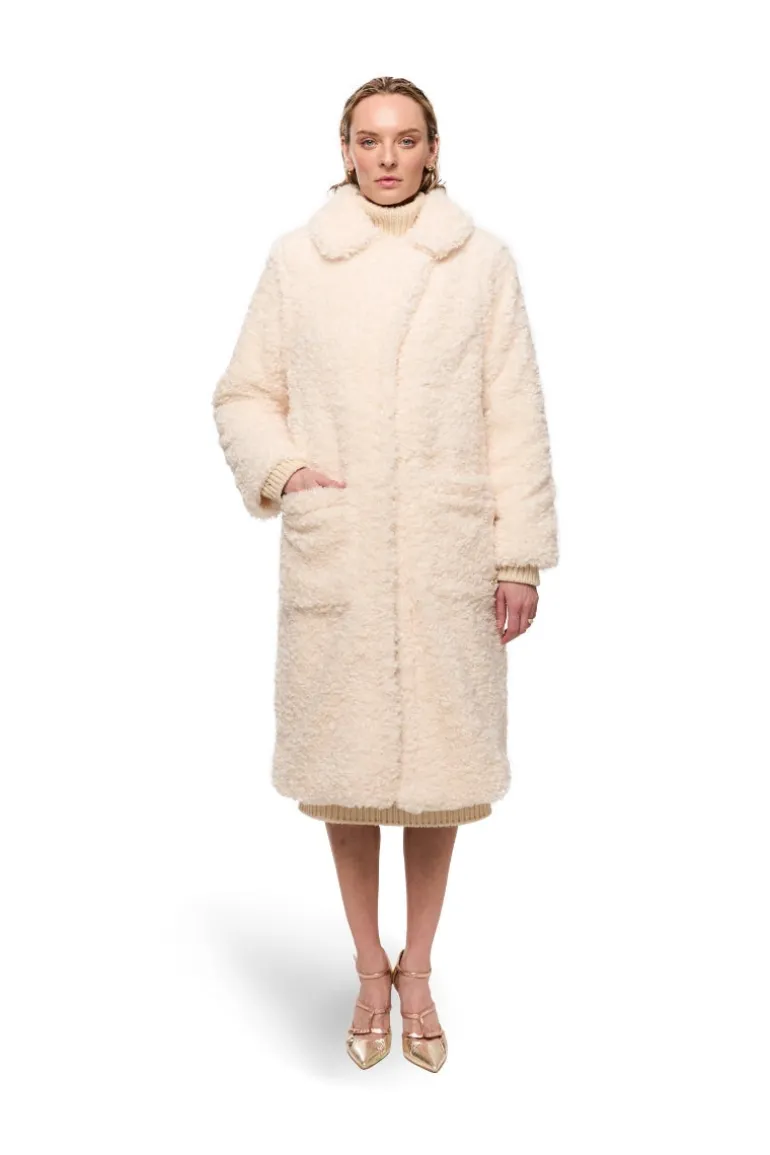 Coats<CULT MIA RUBY COAT IN Curly Cream