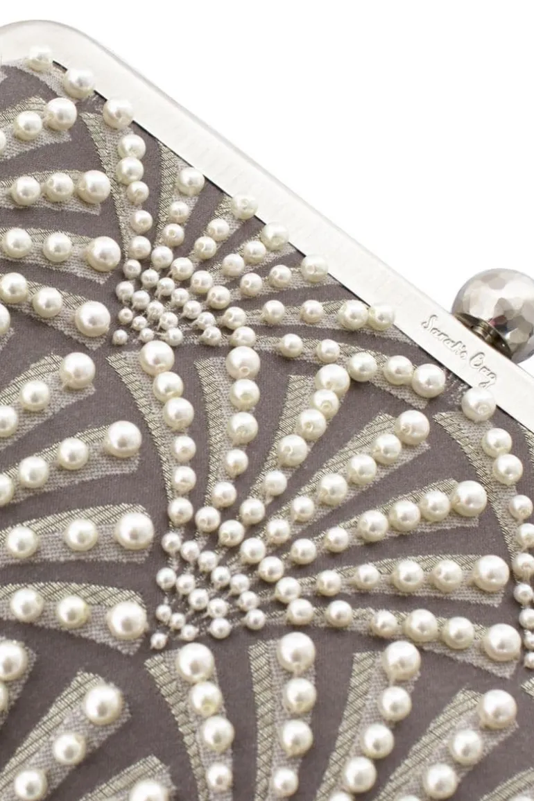 Clutch Bags<CULT MIA SCALLOPS EMBELLISHED PEARL CLUTCH Silver
