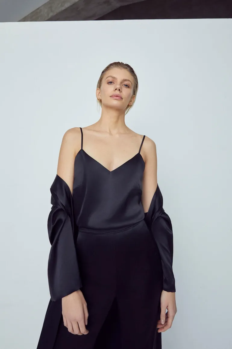 Sleep & Loungewear<CULT MIA SILK MIDI KIMONO Onyx