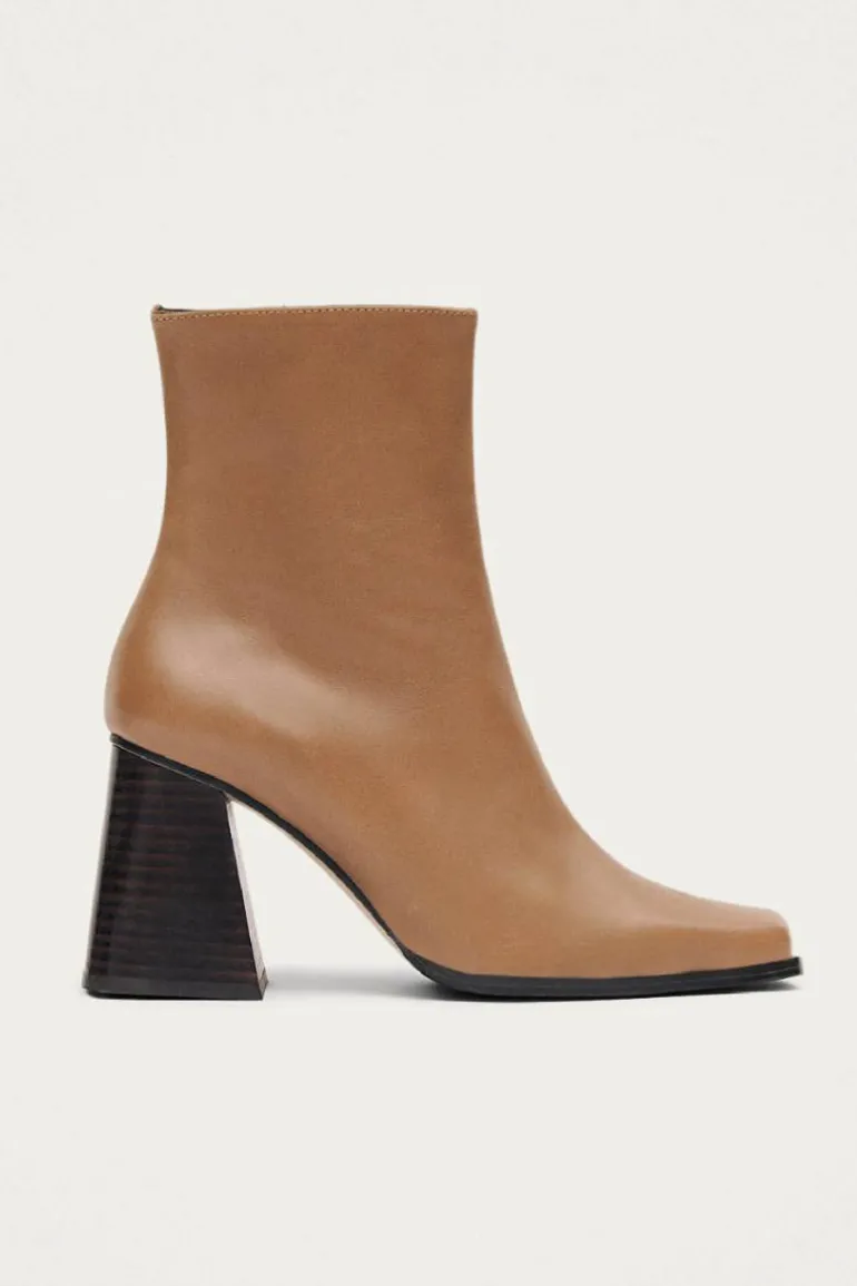 Boots<CULT MIA SOUTH BICOLOR LEATHER ANKLE BOOTS IN CAMEL BEIGE