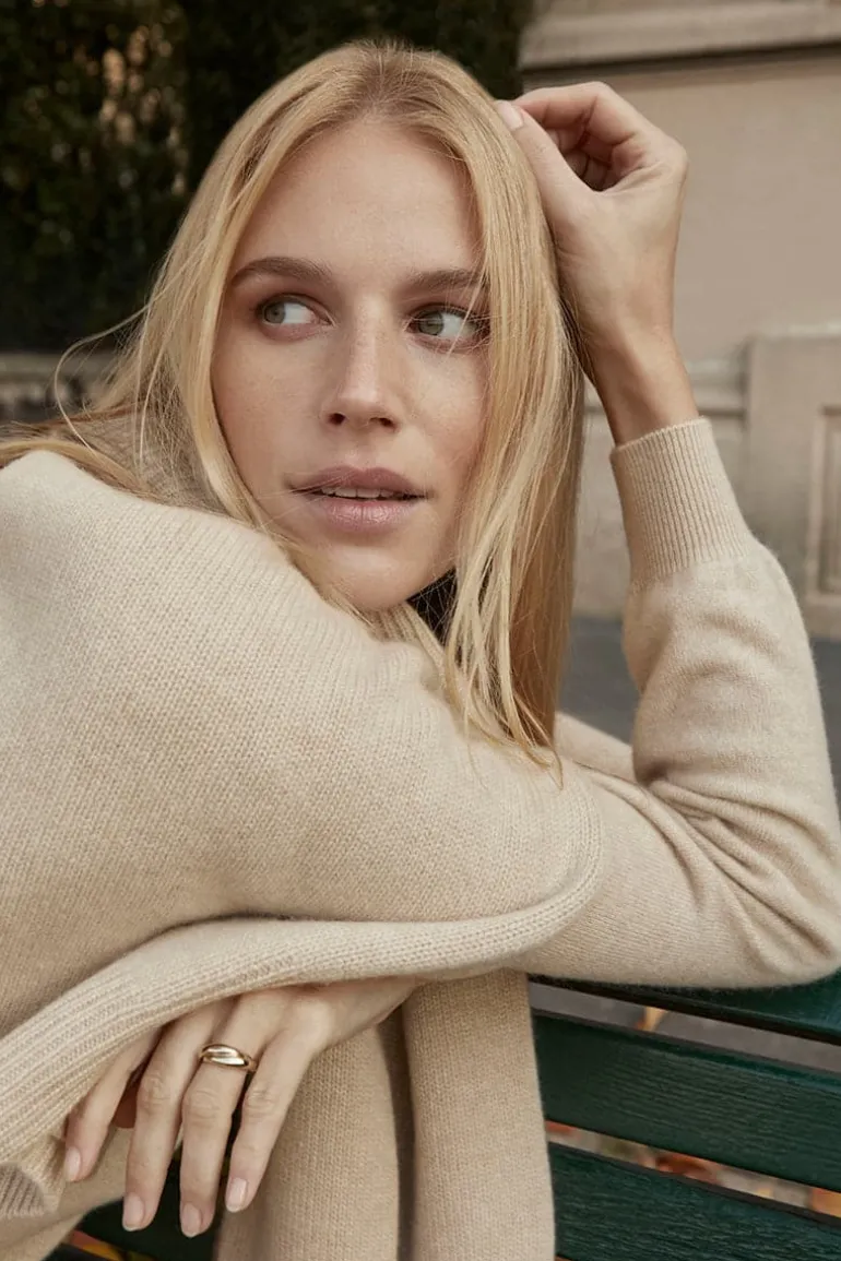 Knitwear<CULT MIA THE COSMOPOLITAN CASHMERE SWEATER