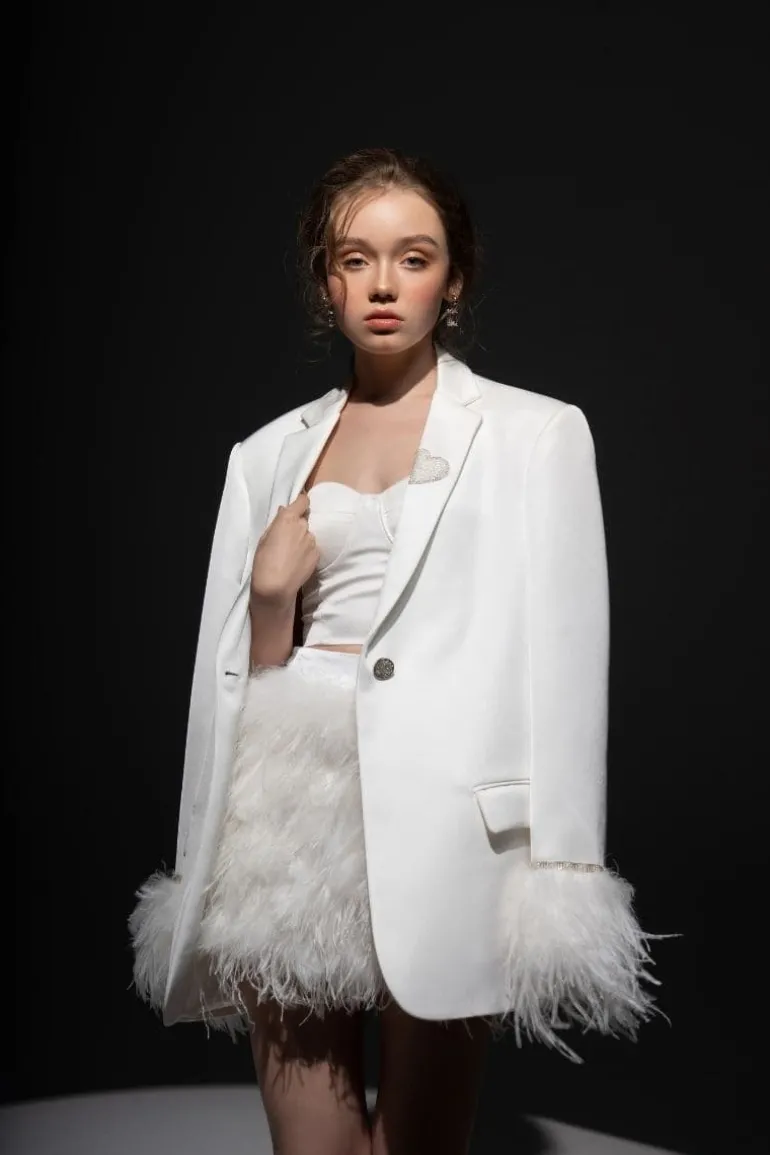 Blazers<CULT MIA KIERA TAFFETA FEATHER BLAZER White
